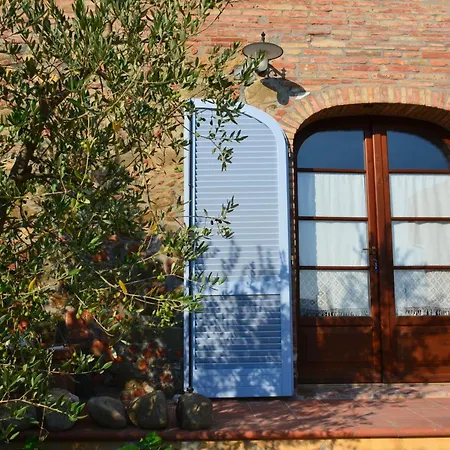 Terra Mit Garten, Veranda Und Einen Atemberaubenden Blick